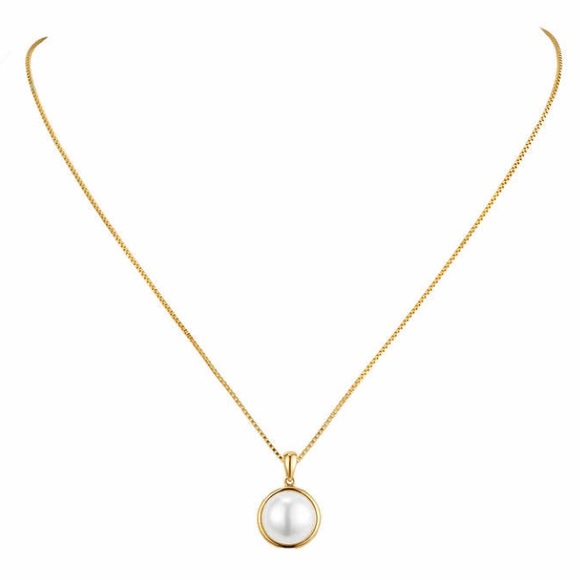 Jewelry - Yellow Gold Pendant with Pearl